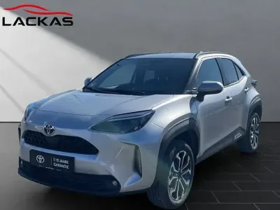 Neu Toyota Yaris Cross 131 PS (96 kW) 2026 Shimmering silver metallic SUV