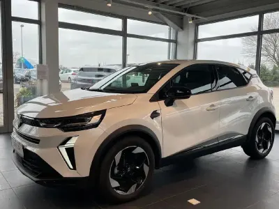 Gebraucht Renault Captur Techno 158 PS (116 kW) 2025 Weiss "nacre" SUV