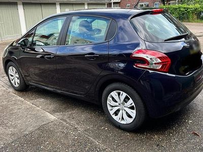 Gebraucht Peugeot 208 68 PS (50 kW) 2014 Kleinwagen