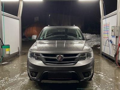 Grau Gebraucht 2011 Fiat Freemont SUV | 6.900 € (Fairer Preis)