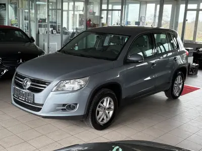 Gebraucht VW Tiguan Trendline 150 PS (110 kW) 2009 Grau SUV