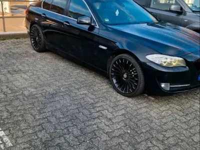 Gebraucht BMW 530 245 PS (180 kW) 2011 Schwarz Limousine