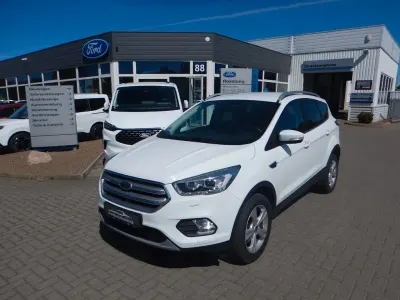 Gebraucht Ford Kuga Titanium 175 PS (128 kW) 2019 Weiß SUV
