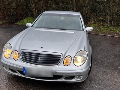 Gebraucht Mercedes 240 177 PS (130 kW) 2025 Silber Limousine