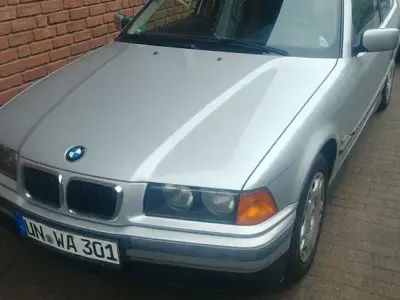 Gebraucht BMW 316 105 PS (77 kW) 1999 Silber Limousine