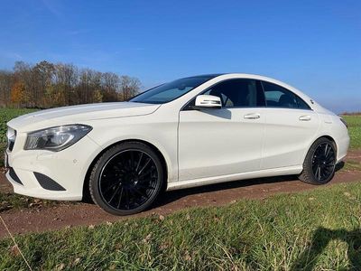 Gebraucht Mercedes CLA250 Urban 211 PS (155 kW) 2014 Weiß Limousine