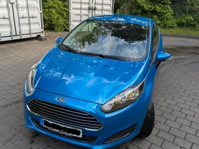 Gebraucht Ford Fiesta Titanium 101 PS (74 kW) 2013 Blau Kleinwagen