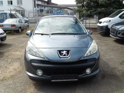 Gebraucht Peugeot 207 Urban Move 90 PS (66 kW) 2009 Grau Limousine