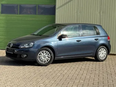 Gebraucht VW Golf VII Match 105 PS (77 kW) 2012 Blau Limousine