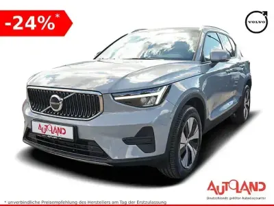 Neu Volvo XC40 Core 163 PS (119 kW) 2026 Grau SUV