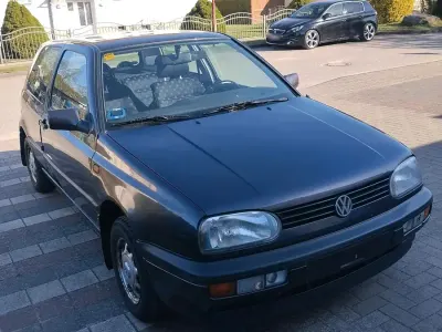 Usata VW Golf III 75 CV (55 kW) 1993 Viola Utilitaria