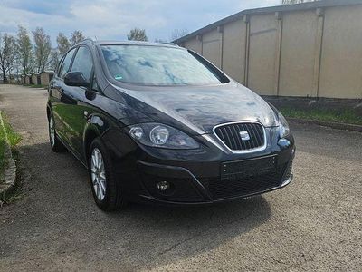 Begagnad Seat Altea Style 125 HK (91 kW) 2011 Svart Minibuss