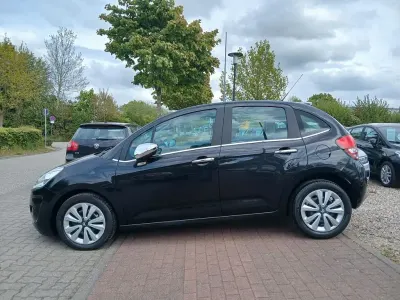 Gebraucht Citroën C3 SELECTION 73 PS (53 kW) 2012 Schwarz Limousine