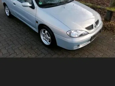 Używany Renault Mégane 109 KM (80 kW) 2000 Srebrny Kabriolet