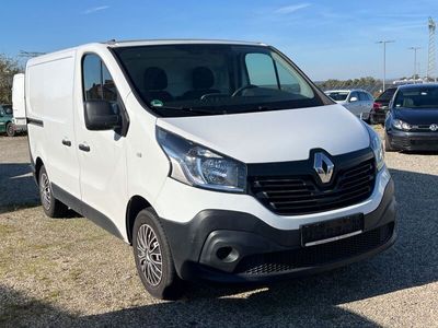 Weiß Gebraucht 2017 Renault Trafic Van / Kleinbus | 11.800 € (Fairer Preis)