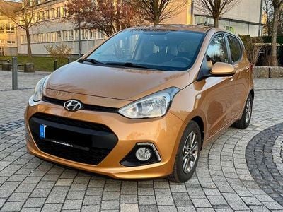 Gebraucht Hyundai i10 Edition 67 PS (49 kW) 2015 Gold Kleinwagen
