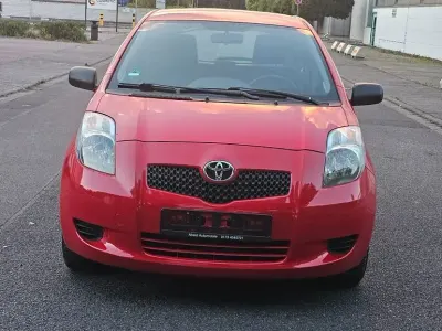 Gebraucht Toyota Yaris Basis 69 PS (50 kW) 2007 Rot Kleinwagen