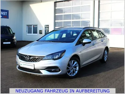 Gebraucht Opel Astra 122 PS (89 kW) 2022 Argonsilber Kleinwagen