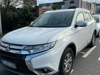 gebraucht Mitsubishi Outlander 2.2 7 Sitzer 1 HAND