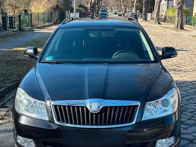 Gebraucht Skoda Octavia 105 PS (77 kW) 2010 Schwarz Kombi