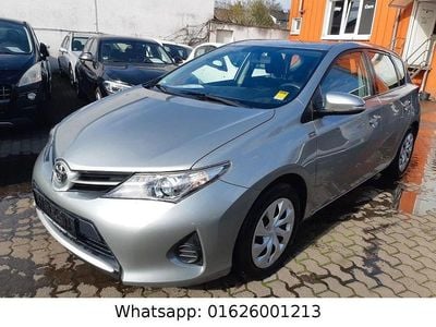 Gebraucht Toyota Auris Cool 90 PS (66 kW) 2013 Silber Limousine