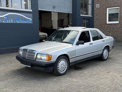 Usata Mercedes 190 160 CV (117 kW) 1988 Argento Berlina