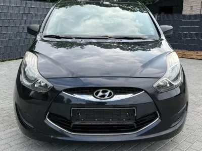 Gebraucht Hyundai ix20 90 PS (66 kW) 2011 Schwarz Kleinwagen