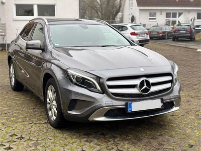 Gebraucht Mercedes GLA220 Urban 170 PS (125 kW) 2015 Grau SUV