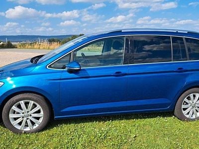 Blau Gebraucht 2016 VW Touran Highline Van / Kleinbus | 18.500 € (Fairer Preis)
