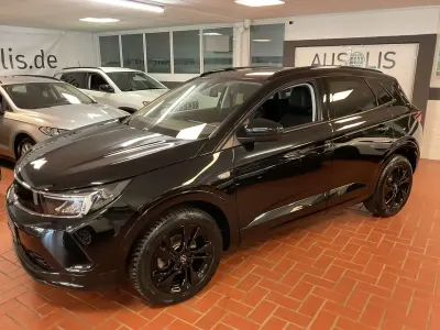 Second-hand Opel Grandland X GS Line 131 CP (96 kW) 2024 Negru SUV