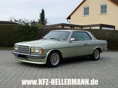 Gebraucht Mercedes 230 136 PS (100 kW) 1980 Grün metallic Coupé