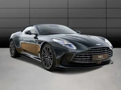 Neu Aston Martin DB12 680 PS (500 kW) 2026 Grün Cabrio