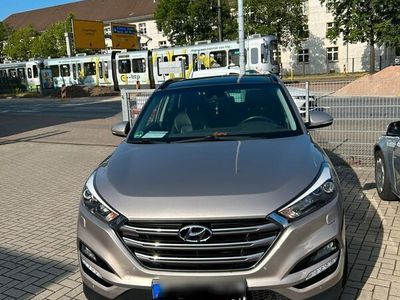 gebraucht Hyundai Tucson blue Premium 2WD