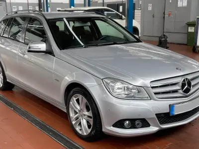Gebraucht Mercedes C200 136 PS (100 kW) 2012 Silber Kombi
