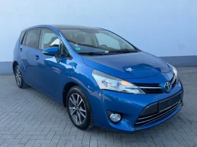 Gebraucht Toyota Verso Skyview Edition 147 PS (108 kW) 2014 Blau Van / Kleinbus