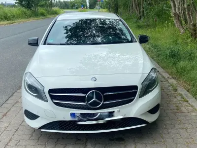 Gebraucht Mercedes A180 Urban 109 PS (80 kW) 2014 Weiß Limousine