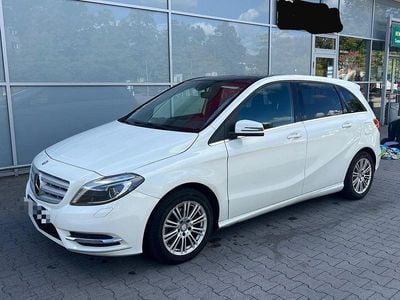 Calcitweiss unilack Gebraucht 2014 Mercedes B180 Van / Kleinbus | 7.599 € (Guter Preis)