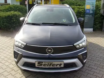 Gebraucht Opel Crossland Elegance 131 PS (96 kW) 2023 Diamant schwarz/karbon schwarz SUV