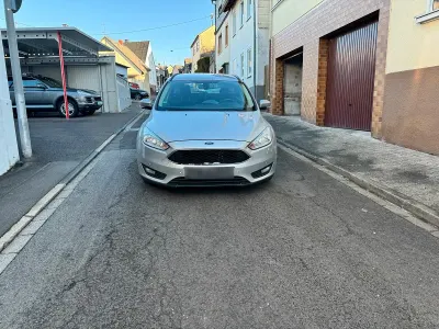 Usata Ford Focus 95 CV (69 kW) 2015 Argento Station wagon