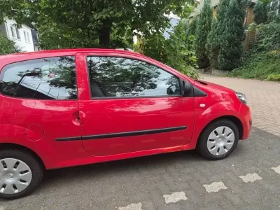 Gebraucht Renault Twingo 58 PS (42 kW) 2009 Rot Kleinwagen