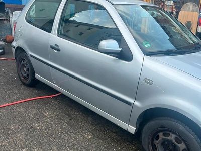 Gebraucht VW Polo 60 PS (44 kW) 2000 Silber Kleinwagen