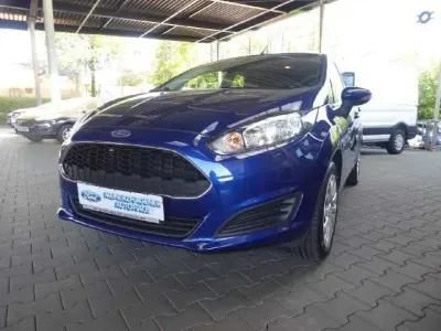 Usata Ford Fiesta 82 CV (60 kW) 2016 Blu Utilitaria
