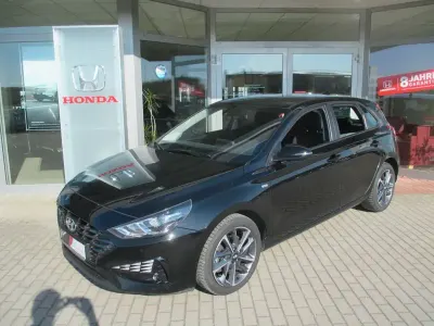 Gebraucht Hyundai i30 Trend 120 PS (88 kW) 2024 Schwarz Limousine