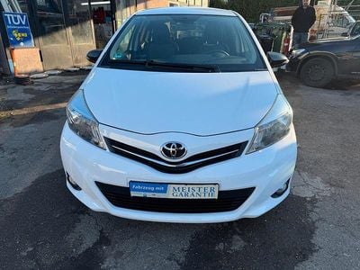 Gebraucht Toyota Yaris Edition 69 PS (50 kW) 2013 Weiß Kleinwagen