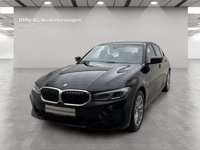 Gebraucht BMW 330e Sport Line 292 PS (214 kW) 2022 Schwarz Limousine