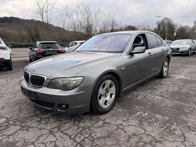 Gebraucht BMW 750 Sport Line 367 PS (269 kW) 2005 Grau Limousine