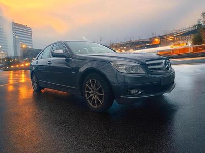 Silber Gebraucht 2007 Mercedes C220 Limousine | 3.500 €