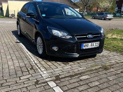 Second-hand Ford Focus Trend 150 CP (110 kW) 2011 Negru Berlinǎ