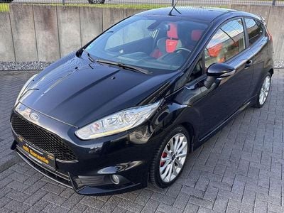 Begagnad Ford Fiesta Performance Edition 182 HK (133 kW) 2014 Svart Halvkombi