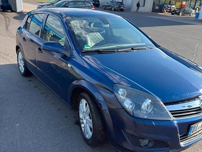 Gebraucht Opel Astra 140 PS (102 kW) 2007 Blau Limousine